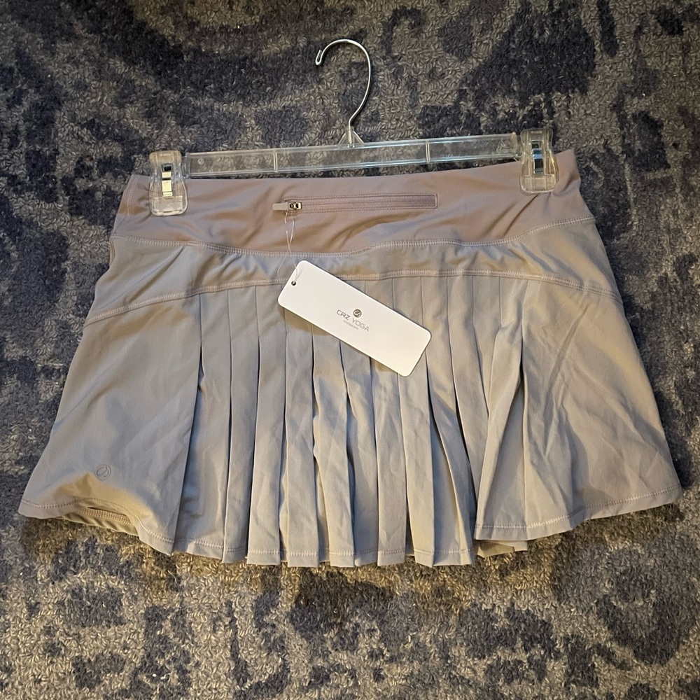 Brand new CRZ YOGA gray tennis skort size medium